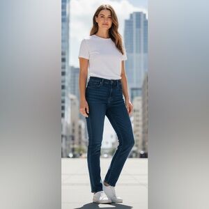 nwt-splendid jeans
classic 5 Pocket
straight Leg
Soft denim
MSRP $117
25 waist